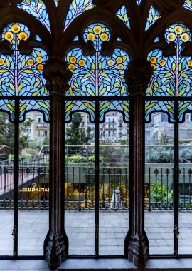 BARCELONA, SPAIN - 5 Ocak 2024: Modernist tarzda Block of Discord 'da Casa Amatller' in İç Görünümü