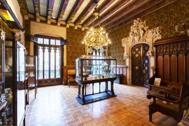 BARCELONA, SPAIN - 5 Ocak 2024: Modernist tarzda Block of Discord 'da Casa Amatller' in İç Görünümü