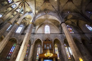 BARCELONA, İspanya - 5 Ocak 2024: Barcelona. Katalonya. İspanya. Santa Maria del Mar Kilisesi, Denizlerin Aziz Mary 'si