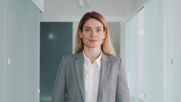 Beautiful Young Female Professional Financial Advisor Leader Boss Ceo Manager — Stock videók