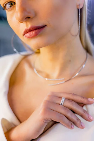 Pretty Beautiful Girl Adorned Diamond Necklace Earrings Diamond Ring Her — Stock Photo, Image