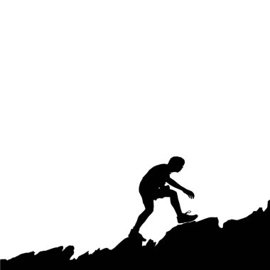 Gökyüzü siluetinin yüksek detayları. Dağ yürüyüşü. Siyahlı Maceracı.