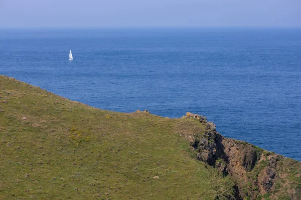 Trevose Head Cornwall Storbritannien Juni Yacht Utanför Trevose Head Cornwall — Stockfoto