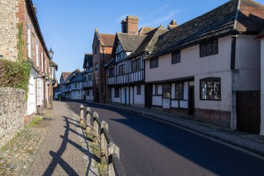 Steyning, West Sussex, İngiltere - 10 Ocak. 10 Ocak 2024 'te Steyning, Batı Sussex' teki binaların görüntüsü