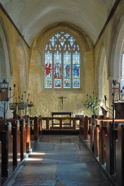 Dartmouth, Devon, İngiltere - 15 Ocak. 15 Ocak 2024 'te Dartmouth, Devon' daki St. Petrox Kilisesi 'nin iç manzarası