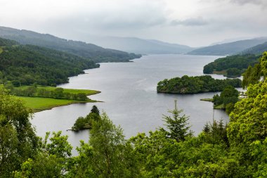 Queen 's View manzarası, Perthshire, İskoçya' daki Tummel Gölü 'nü gösteriyor.
