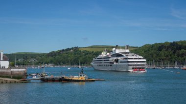 Dartmouth, Devon, İngiltere, 13 Mayıs. Gemi gemisi 13 Mayıs 2025 'te Dartmouth, Devon' da demirlemiş. Tanımlanamayan kişiler