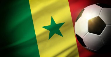 Senegal milli takım kompozisyonu ve arka planda çim ve bayrak üzerinde klasik top. Üst görünüm.