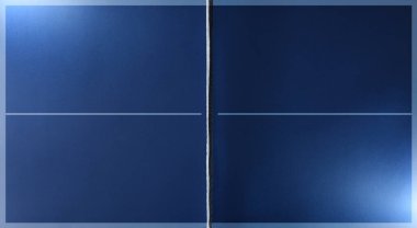 Profesyonel mavi pinponun iki köşeli yüzey oyununun en üst görüntüsü. Üst görünüm.