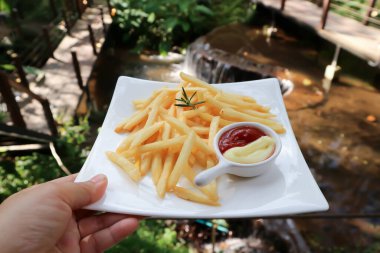 Patates kızartması veya patates kızartması, patates kızartması veya patates kızartması.