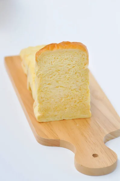 南瓜面包或面包片或白色背景的切面包 — 图库照片