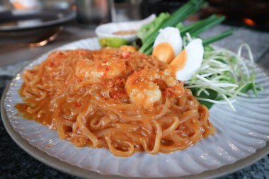 shrimp noodles or Fried noodles, Thai noodles or prawn noodles or shrimp pasta for serve