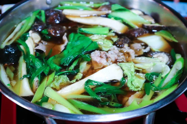 野菜や豚のスープしゃぶしゃぶやすき焼きやスキー — ストック写真