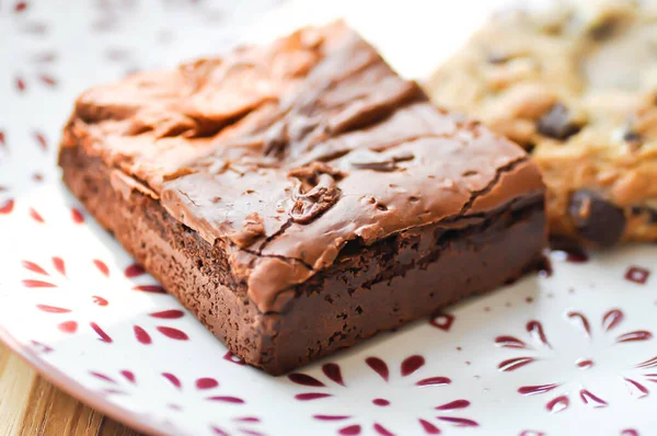 Пирожное Шоколадный Торт Шоколадным Печеньем — стоковое фото