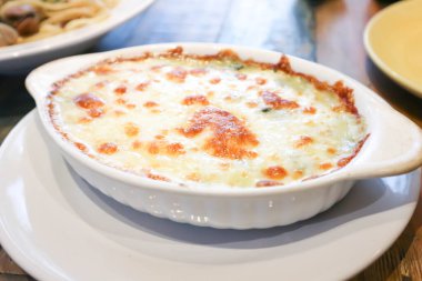 Fırında ıspanak ya da peynirli ıspanak.