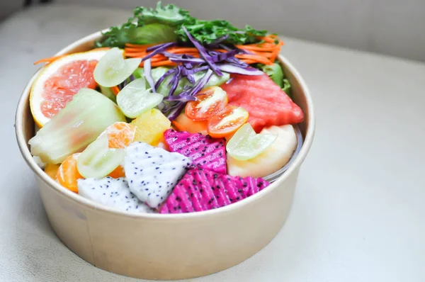 Gyümölcs Zöldségsaláta Sárkánygyümölcs Narancssaláta Vagy Vegyes Saláta Dobozban — Stock Fotó