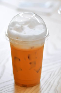 Buzlu çay, sütlü çay ya da Tayland çayı.