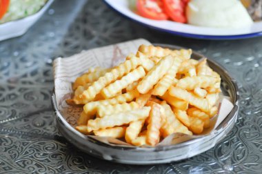 Patates kızartması ya da kızarmış patates, kızarmış patates.