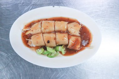 Sebzeli dürüm veya erişte rulo veya pirinç eriştesi veya Vietnam dürümü veya Çin dürümü.