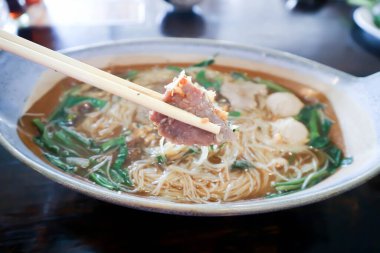 Erişte, Çin eriştesi, erişte veya erişte çorbası.