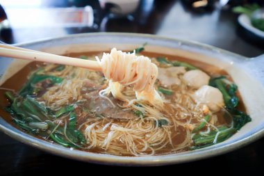 Erişte, Çin eriştesi, erişte veya erişte çorbası.