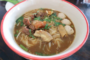 Erişte, Çin eriştesi, erişte veya erişte çorbası.