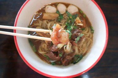 Erişte, Çin eriştesi, erişte veya erişte çorbası.