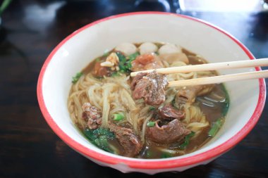 Erişte, Çin eriştesi, erişte veya erişte çorbası.