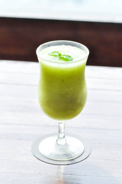 meyve suyu veya elma suyu, elma püresi veya meyve püresi veya yeşil elma püresi veya sebze püresi