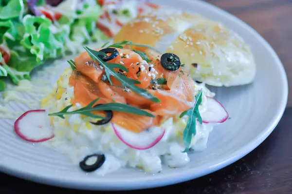 stock image smoke salmon bagel, salmon bagel with salad for serve