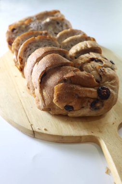 tepside yaban mersinli ekmek ya da yaban mersinli ekmek