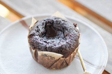 Çikolatalı kek ya da çikolatalı kek veya servis için çikolatalı kek.