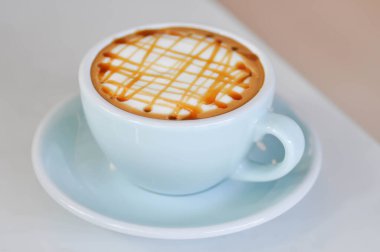 Karamelli latte kahve ya da kahve ya da sıcak kahve, kahve.