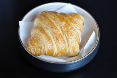 Kruvasan, Fransız kruvasanı ya da Fransız ekmeği ya da kruvasan çöreği.