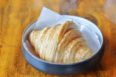 Kruvasan, Fransız kruvasanı ya da Fransız ekmeği ya da kruvasan çöreği.
