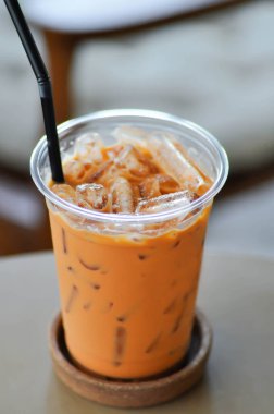Buzlu çay, sütlü çay ya da Tayland çayı.