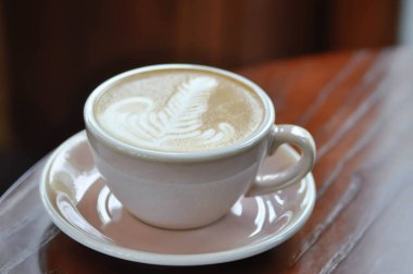 sıcak kahve, cappuccino kahve ya da latte kahve ya da sade beyaz ya da mocha kahve.