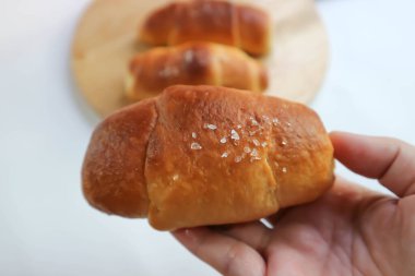 Shio Pan, Salzstangerl ekmeği ya da Avusturya ekmeği ya da tepside Japon ekmeği