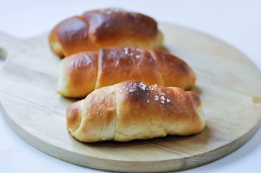 Shio Pan, Salzstangerl ekmeği ya da Avusturya ekmeği ya da tepside Japon ekmeği