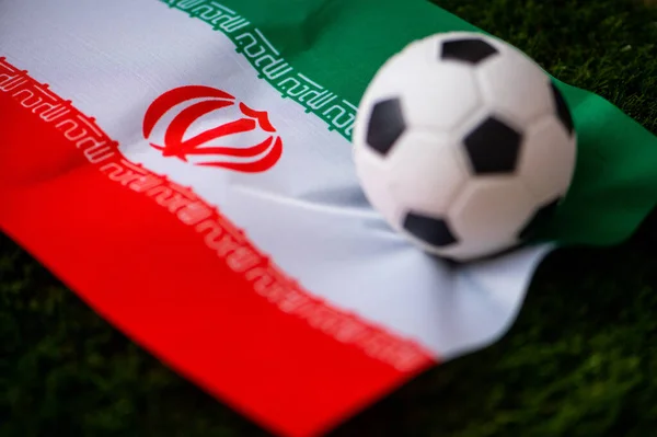 Національна Збірна Ірану Національний Прапор Зеленої Трави Футбольного Яча Футбольна — стокове фото