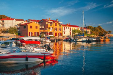 Boltown, Brac Adası 'ndaki sahilde küçük bir sahil restoranı, Hırvatistan