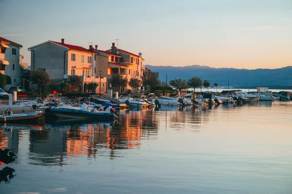 Velhas Casas Bonitas Croácia Krk Férias Verão Por Mar Mediterrâneo — Fotografia de Stock