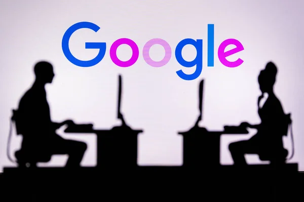London January 2023 Google Innovating Future Silhouette Two Software Developers — Photo