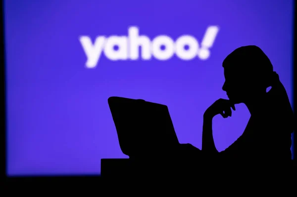 Japan Tokio Januar 2023 Yahoo Barrieren Durchbrechen Eine Frau Auf — Stockfoto