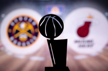 DENVER, ABD, 31 Mayıs 2023 NBA Finalleri Denver Nuggets Miami Heat 'e karşı. Larry O 'Brien' ın silueti NBA Galipleri Şampiyonluğu Kupası