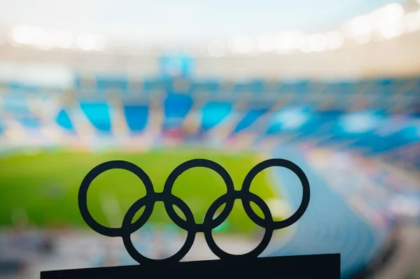 Paris France July 2023 Silhouette Olympic Rings Striking Backdrop Modern – stockfoto