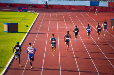 Atletizm pistindeki 400 metre yarışında Full Stride 'da koşan erkek koşucular. Budapeşte 'deki Dünyalar ve Paris' teki Oyunlar için pist ve saha illüstrasyon fotoğrafı