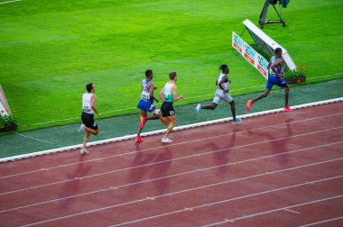 OSTRAVA, CZECHIA, 27 Haziran 2023: Budapeşte 'de Dünya ve Paris' te Oyunlar İçin Pist ve Alan Yarışmasında Erkek Sporcular Excel