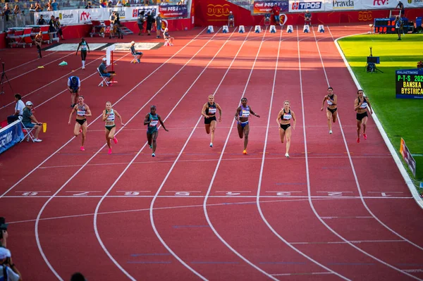 Bystrica Eslovaquia Julio 2023 Mujeres Participan 100M Sprint Medio Una — Foto de Stock