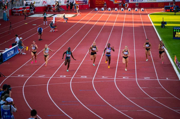 Bystrica Slovakien Juli 2023 Kvinnliga Sprinters Tävlar 100M Race Fantastisk — Stockfoto